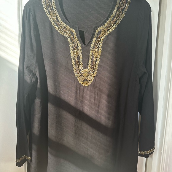 Ethnic black top - Picture 2 of 2